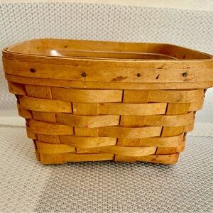 Longaberger 1997 Square Style basket with plastic liner